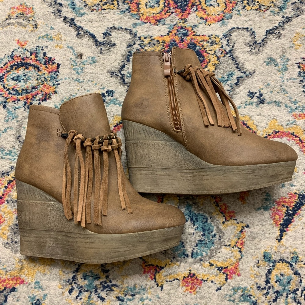 SBICCA Zepp Fringe Ankle Platform Booties